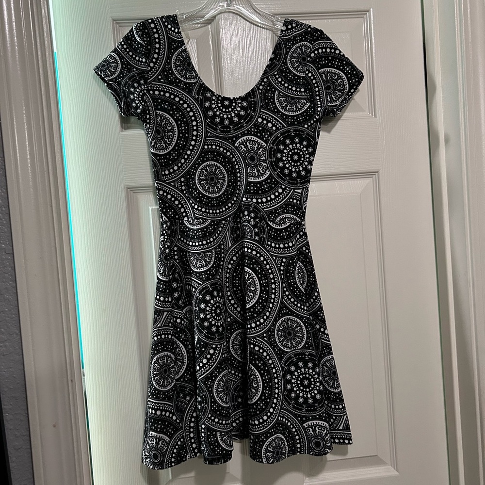 Dress - Picture 2 of 4